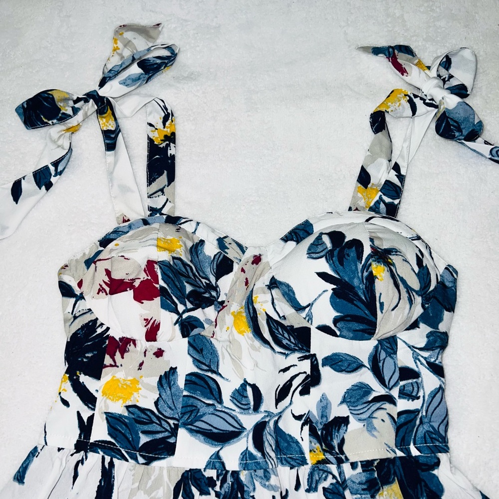 White Floral Dress - Picture 2 of 7